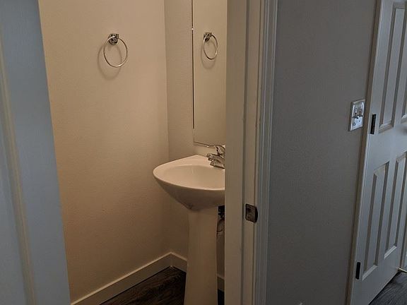 4th image of 2119 E 26th St