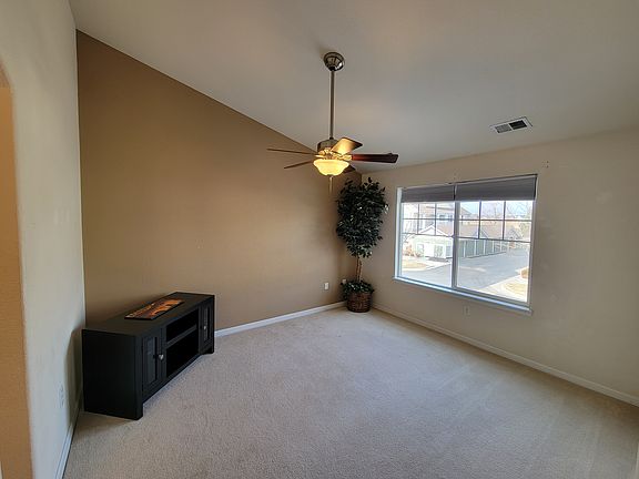 5th image of 4755 Hahns Peak Dr Unit 201