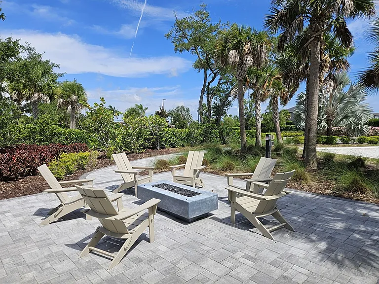 15285 Shady Palms Ln — Photo 6