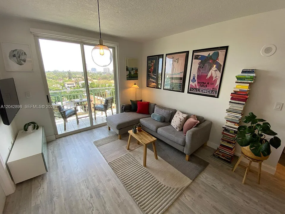 3500 Coral Way #707