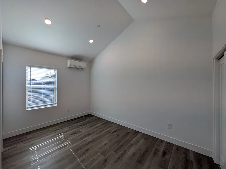 312 S Halcyon Rd #C — Photo 11