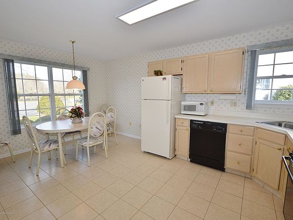 4th image of 2358 W Ashfield Ct