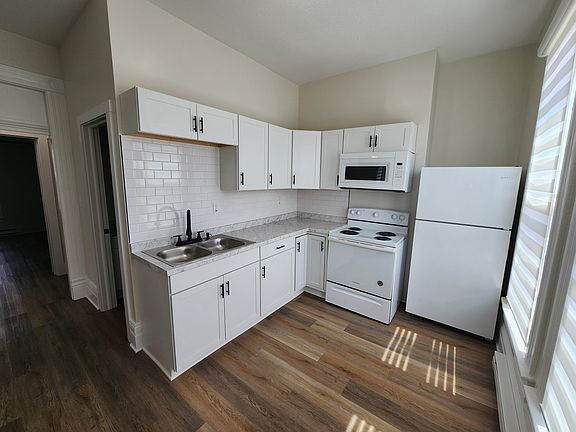 4th image of 521 Forest Ave #521