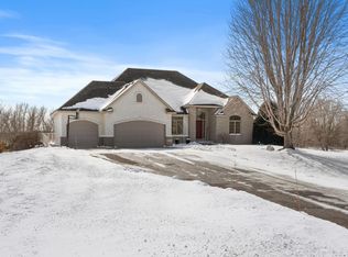 25655 Deepwoods Ct, Rogers, MN 55374