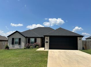 565 Goose Xing, Farmington, AR 72730
