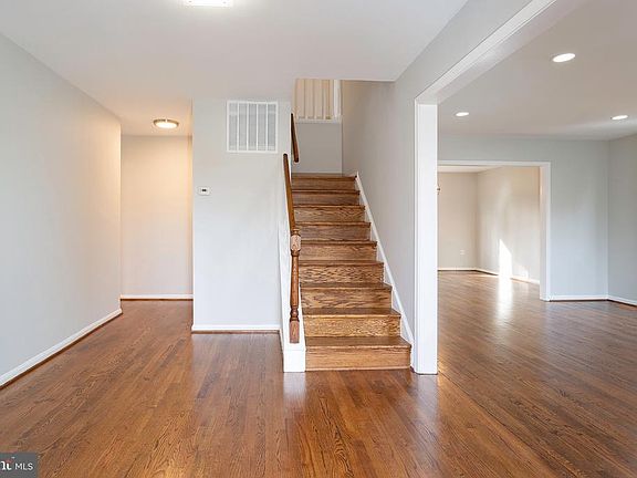 5th image of 6813 Crossman St