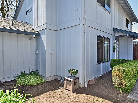 4th image of 1932 SE Quail Cir