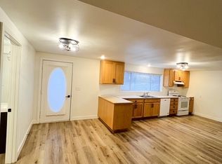 1185 E Grover St UNIT B, Lynden, WA 98264