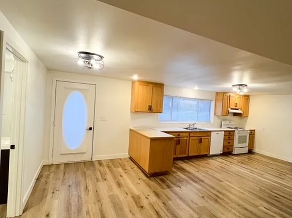 1185 E Grover St Unit B, Lynden, WA 98264