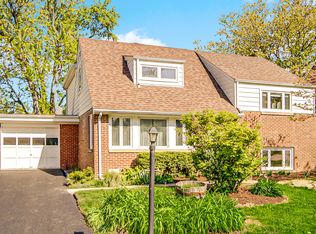 18422 Clyde Rd, Homewood, IL 60430