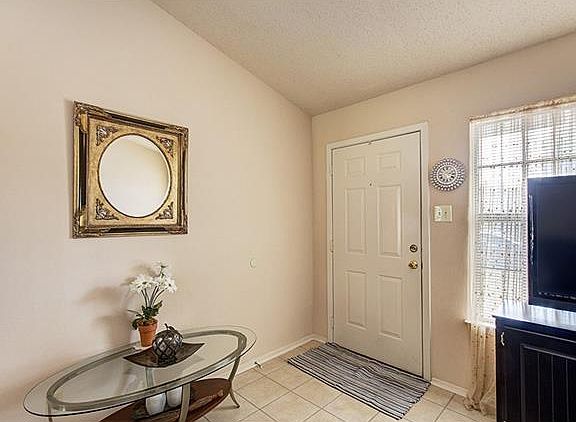 3rd image of 402 Tamworth Ave