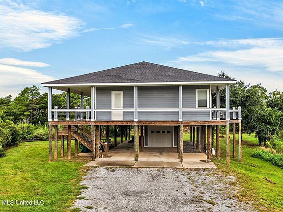 3rd image of 3146 Gulfview Pl