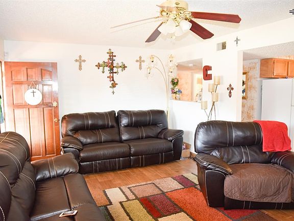 4th image of 1709 Laura Ln