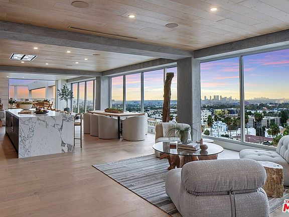 3rd image of 7135 Hollywood Blvd Penthouse W