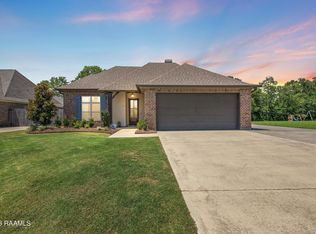 221 Talon Rd, Youngsville, LA 70592