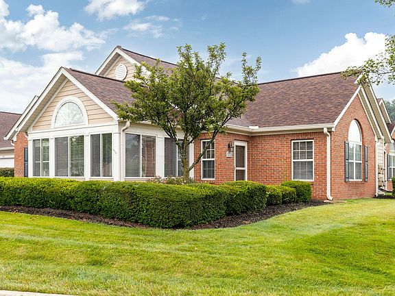 2nd image of 4582 Collingwood Pointe Pl #25-458