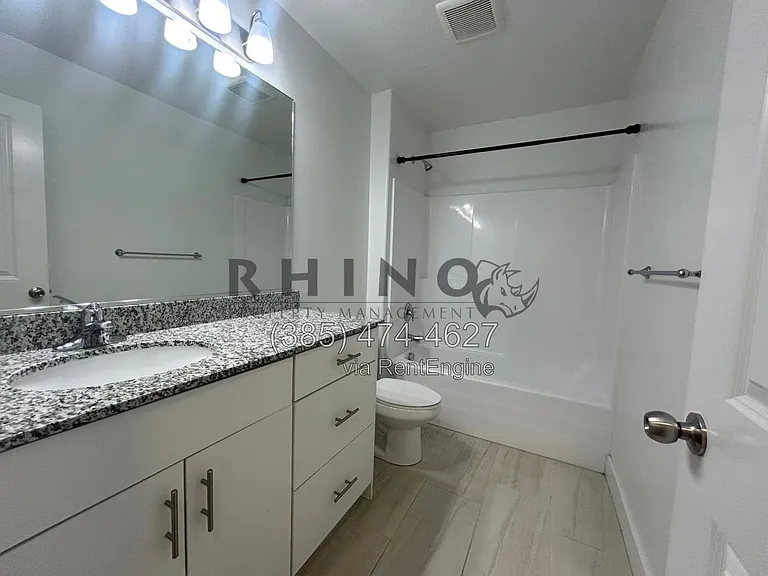 352 E 1850 N #13 — Photo 7