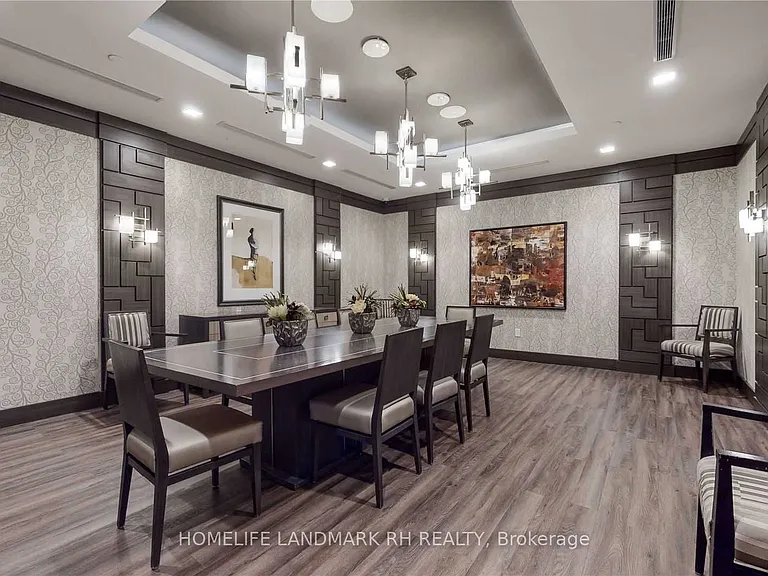18 Graydon Hall Dr #208 — Photo 21