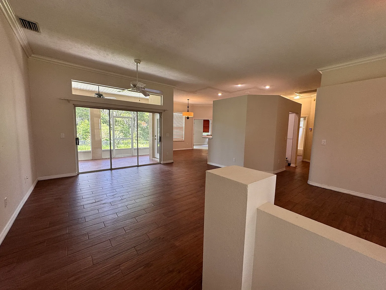 4 bed, 2000 sqft, $2,600 — Photo 2