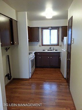 2nd image of 1364 Wayne Rd