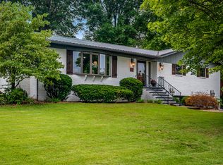 1612 Windsor Dr, Harrison, AR 72601