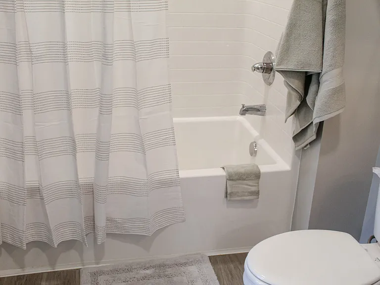 501 Howard St — Photo 17
