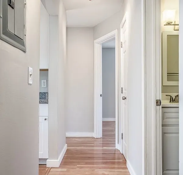 732 Polk St NE #4 — Photo 15