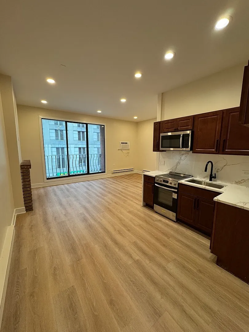 Studio, 550 sqft, $1,900 — Photo 4