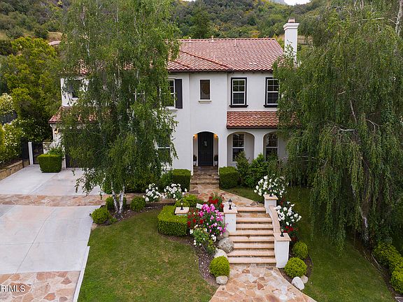 2nd image of 1682 Sycamore Canyon Dr