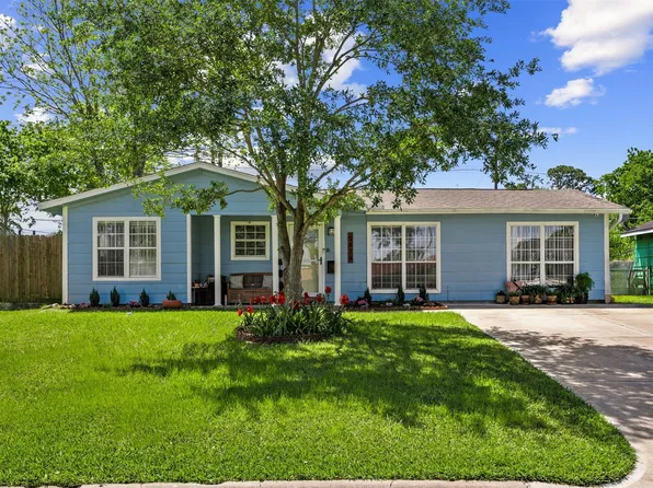 5874 Beldart St, Houston, TX 77033