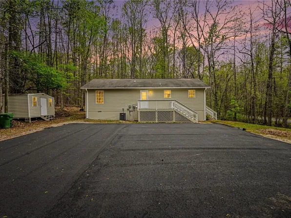 468 Holden Dr, Westminster, SC 29693