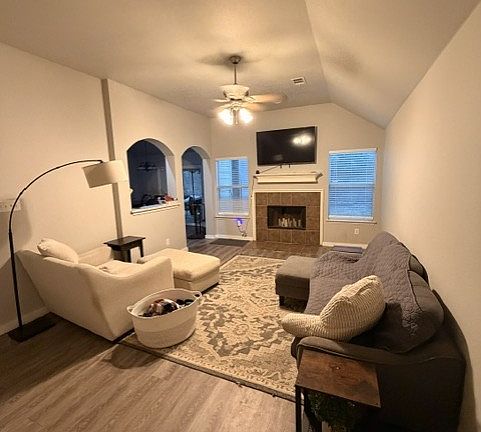 Family room 2