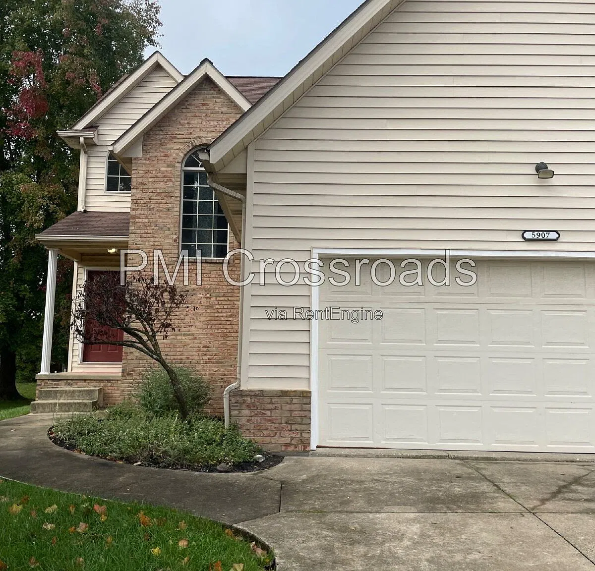 3 bed, 2.5 bath, 1684 sqft, $2,020 — Photo 2