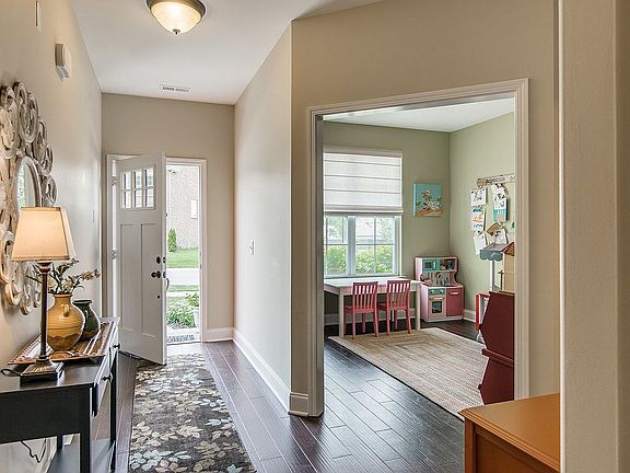 5th image of 428 Irvine Ln