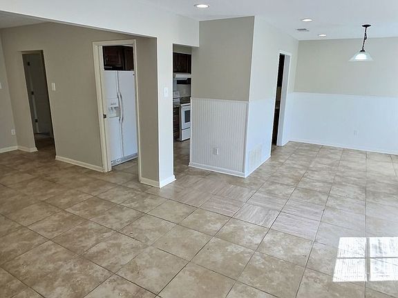 5th image of 2703 Catherine Dr