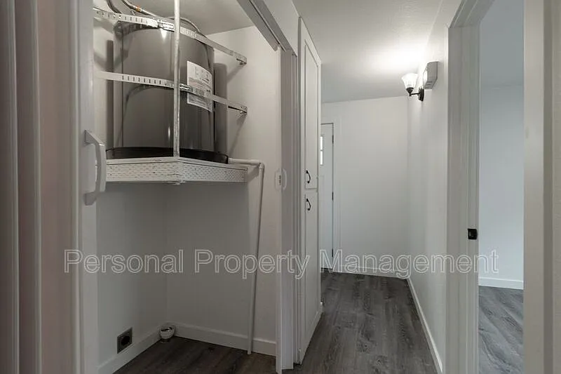 2 bed, 1.0 bath, 700 sqft, $1,375 — Photo 4