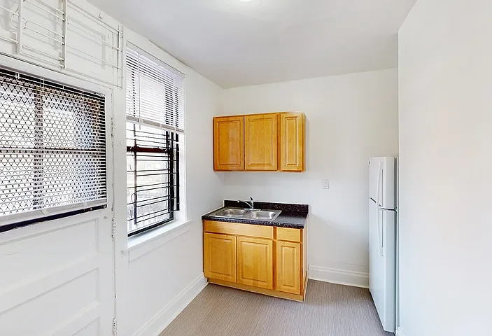 5202-5210 S. Cornell Avenue — Photo 9