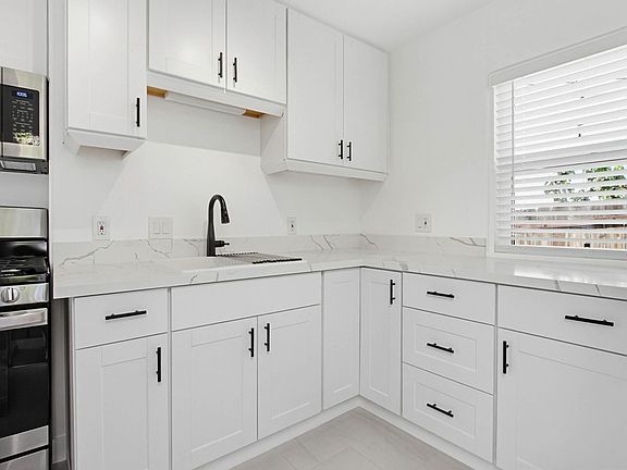5th image of 3670 1/2 Florida St