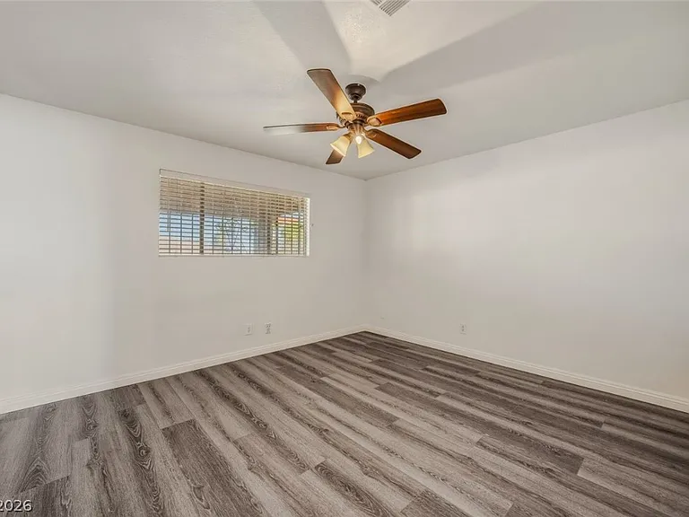 6760 W Oakey Blvd — Photo 33