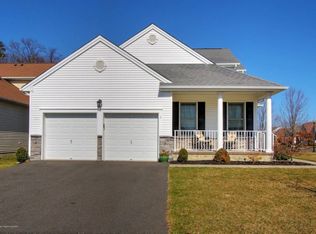 2 Lilac Ln, Ocean, NJ 07712