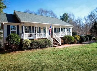 160 Kingfisher Dr, Mooresville, NC 28117
