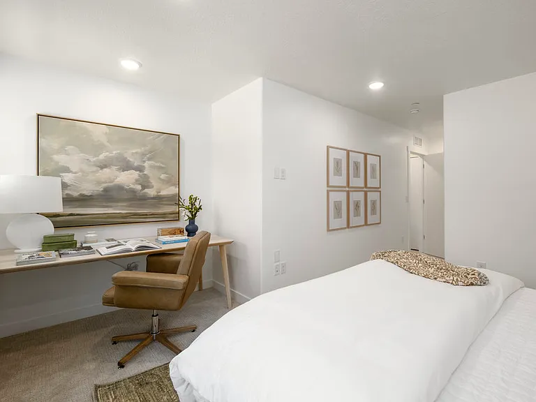 Azure Townhomes Phase I — Photo 6