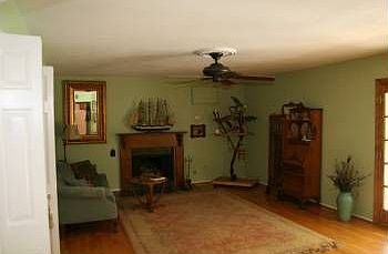 4th image of 927 E Leeward Ln