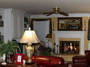 1027 Country Club Dr, Henderson, KY 42420