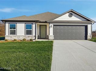 521 SE Nelson Dr, Blue Springs, MO 64014