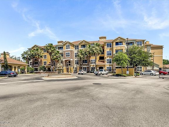 2nd image of 8539 GATE Parkway #9207