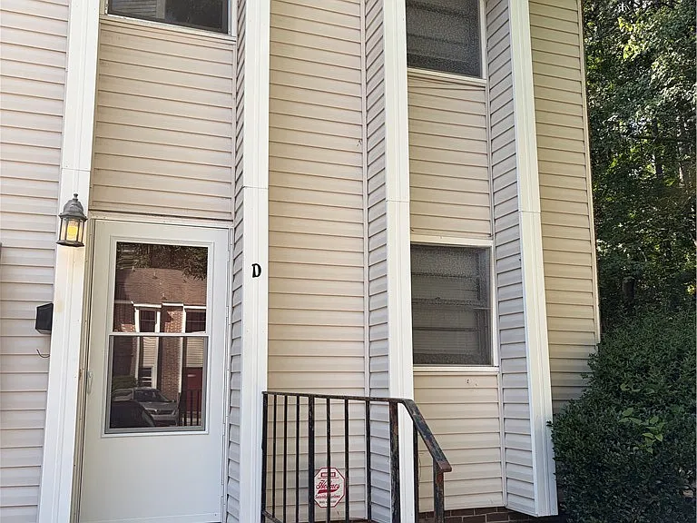559 Winding Creek Rd #D — Photo 1