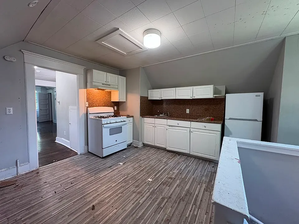 18 Dayton St #3