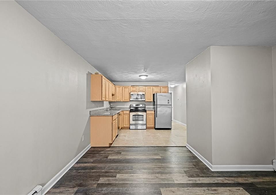 569 Smithfield Rd, North Providence, RI 02904 Zillow