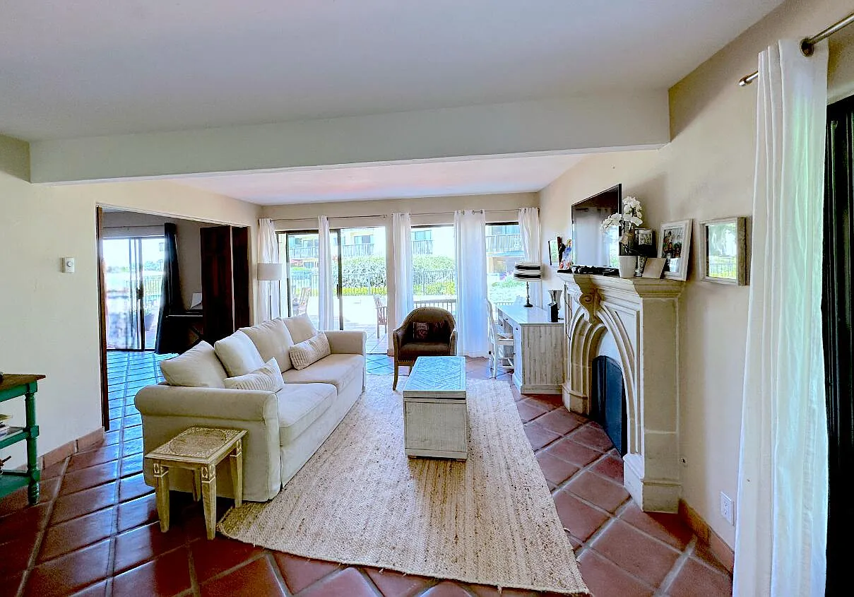 2 bed, 2.0 bath, 1020 sqft, $4,250 — Photo 3
